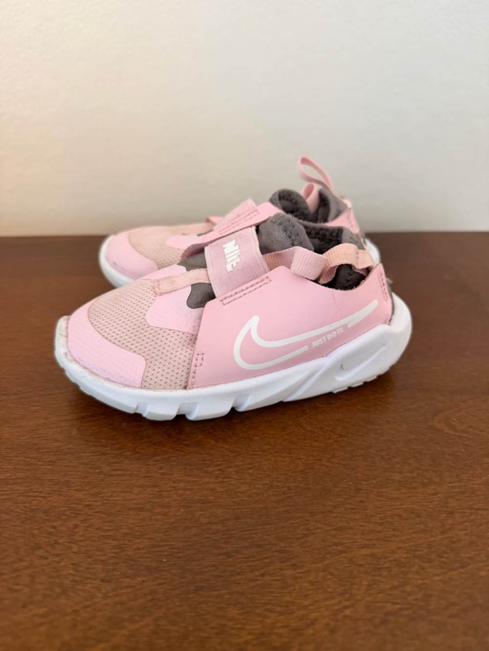 Nike Toddler Sneakers Pink Slip-On Sneakers - Size 7C